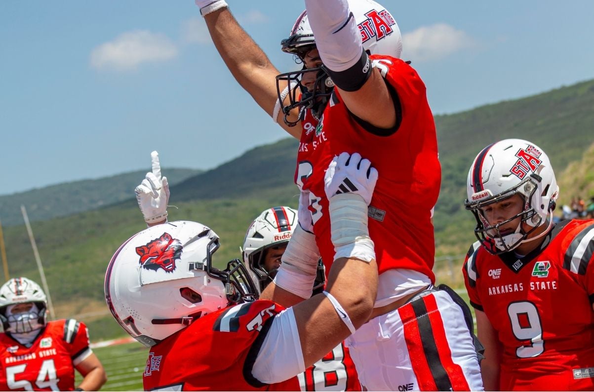 red wolves w